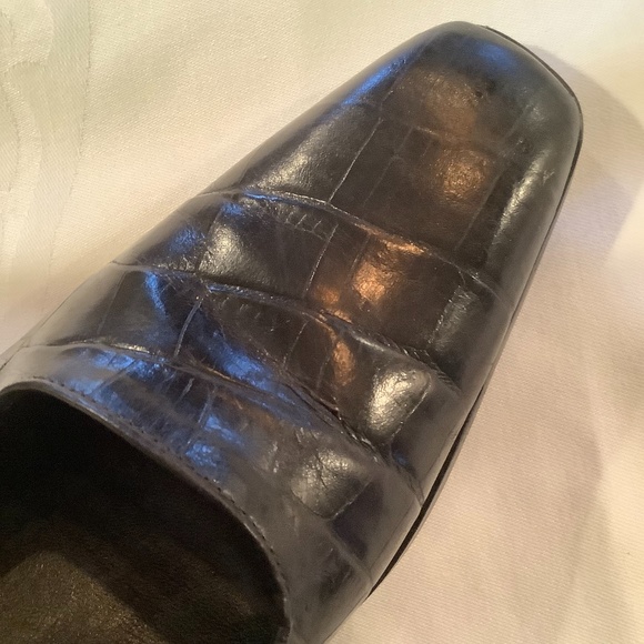 Beautiful and Classy  Enzo’s Angiolini 8 Narrow pump - Picture 5 of 5